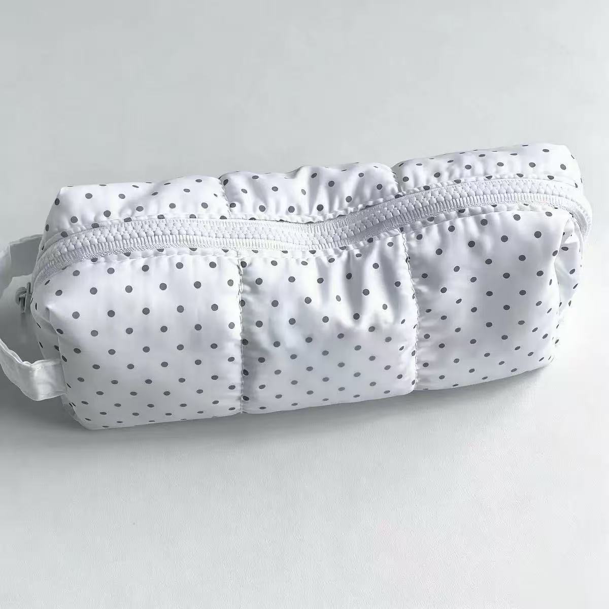 Aesthetic Large Pencil Case Pouch - حقيبة أقلام محمولة بتصميم منقط، سعة