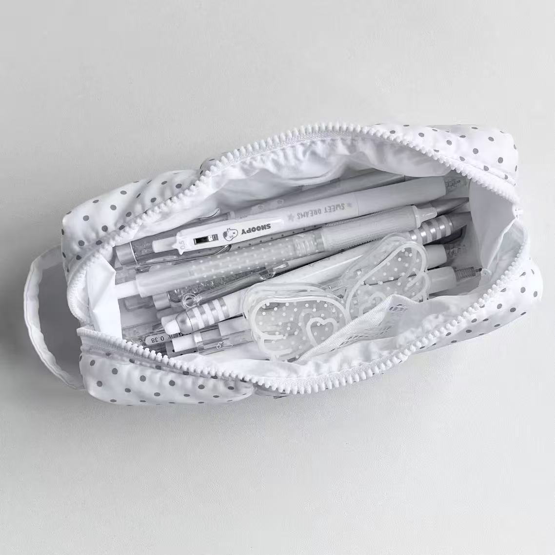 حقيبة أقلام محمولة بتصميم منقط - مراجعة Aesthetic Large Pencil Case Pouch وسعره