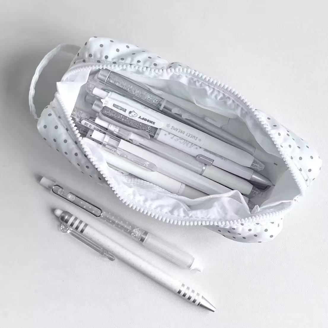 حقيبة أقلام محمولة بتصميم منقط - مراجعة Aesthetic Large Pencil Case Pouch وسعره